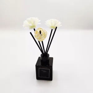Fragrance Diffuser with White Flowers